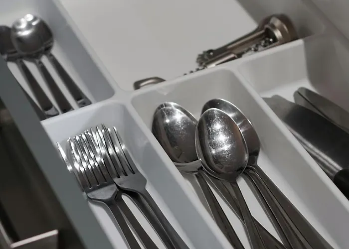 Cozy V&s With Two Bedrooms *